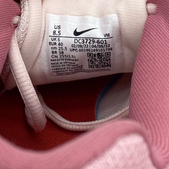 Nike Revolution 6 Next Nature. Women’s size 8.5 running shoes good condition - Picture 5 of 10